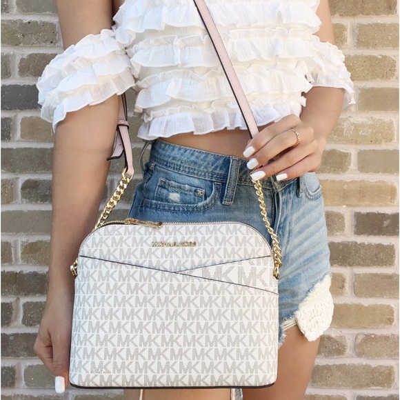 Michael Kors Handbags - Michael Kors Jet Set Medium Dome Crossbody Vanilla Signature Powder Blush Pink